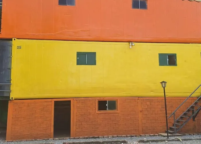 Pousada De Containers Alter do Chão